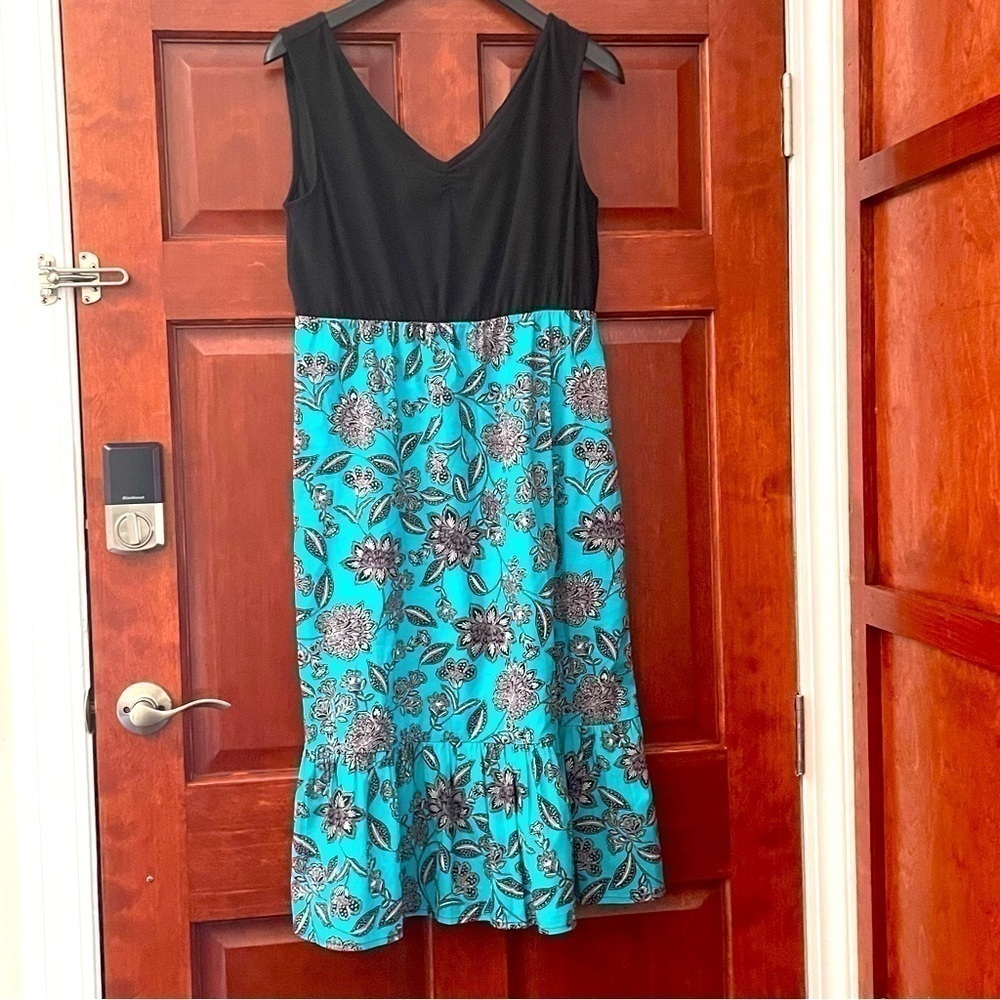 C WONDER Blue Floral Casual Dress Women’s M Sleeveless V-Neck Ruffle Hem Popover